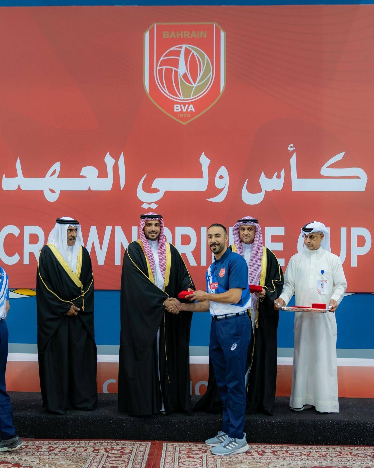 نيابةً عن ولي العهد رئيس الوزراء.. محمد بن سلمان يتوج المحرق بكأس سمو ولي العهد للكرة الطائرة