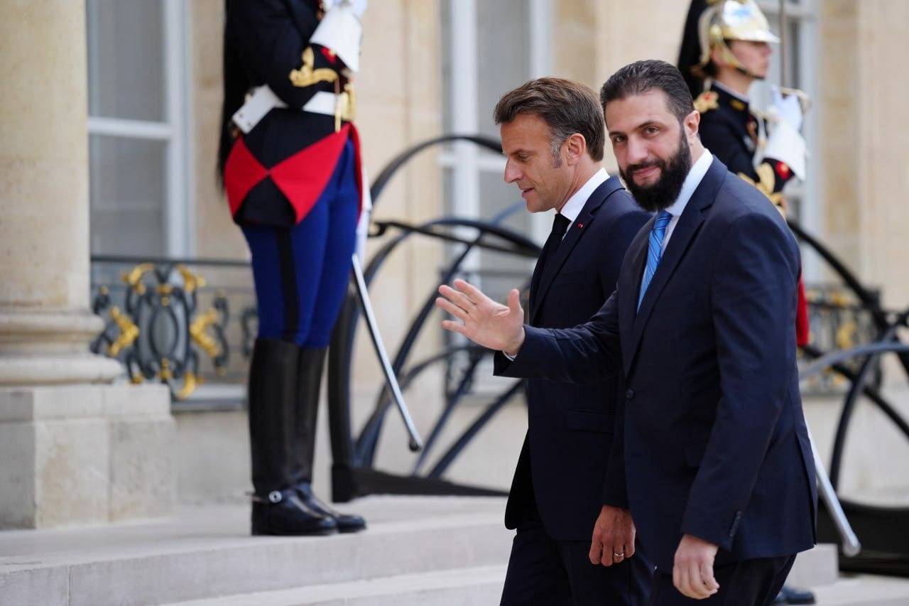 ماكرون يلتقي الرئيس السوري أحمد الشرع في أول زيارة له إلى دولة غربية