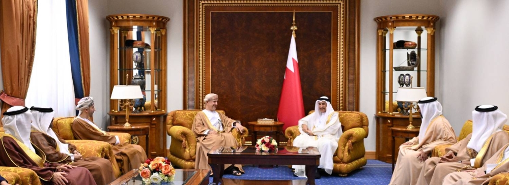نائب رئيس مجلس الوزراء يلتقي وزير المالية بسلطنة عمان