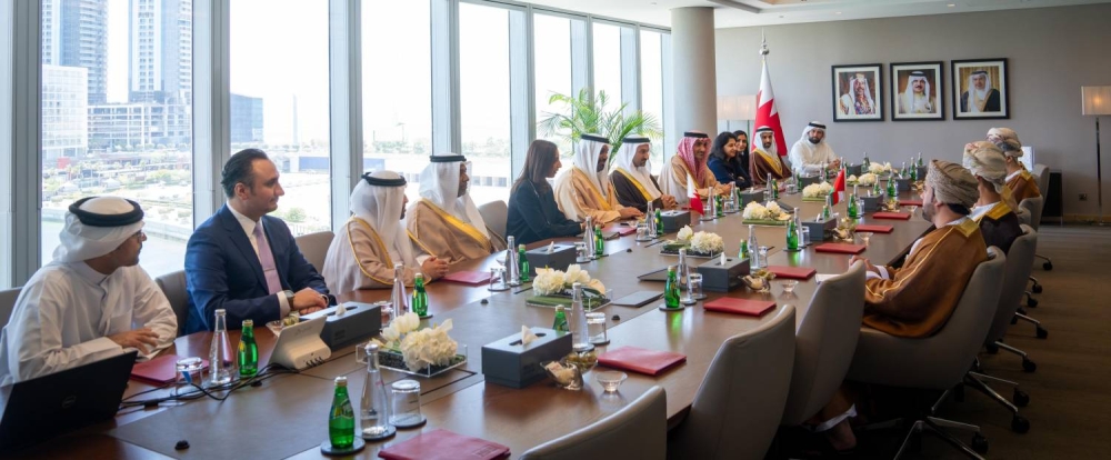 وزير المالية بسلطنة عمان يزور "ممتلكات" ومجلس التنمية الاقتصادية