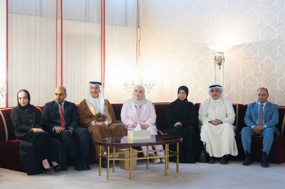 ولي العهد رئيس الوزراء يلتقي طلبة الدفعة الـ26 من برنامج ولي العهد للمنح الدراسية العالمية