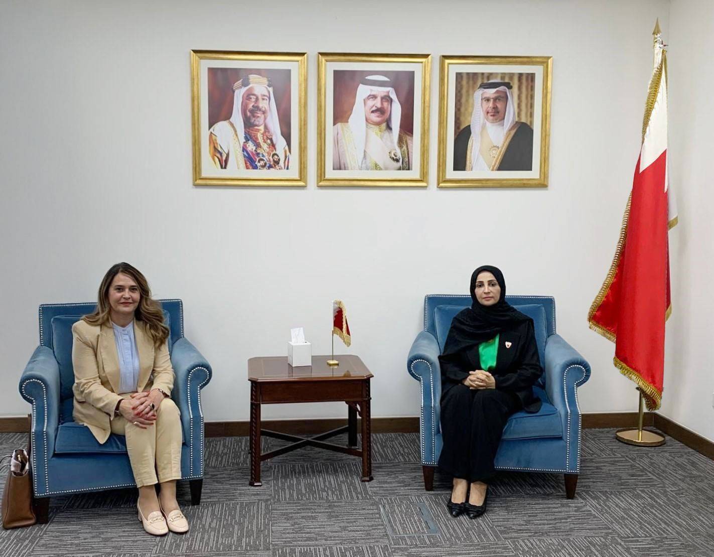 وزيرة الصحة تستقبل سفيرة صربيا لدى البحرين