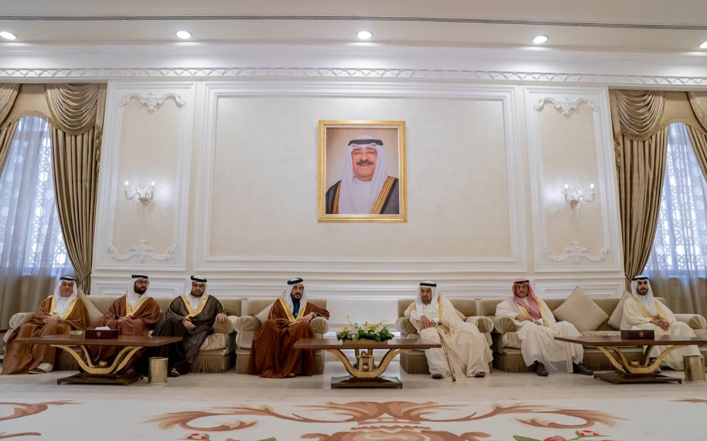 خالد بن حمد يصل الكويت لترؤس وفد مملكة البحرين باجتماع رؤساء اللجان الأولمبية الخليجية