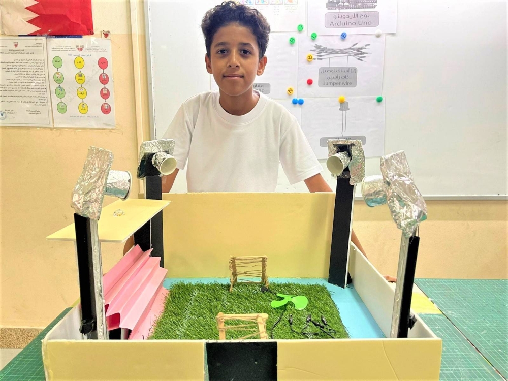 12 طالباً في مدرسة السهلة يتحدثون عن تجربتهم في نادي "المبتكرون"