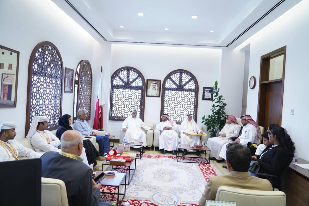 النائب الثاني لرئيس مجلس النواب يستقبل وفداً من مركز تمكين شباب القادسية