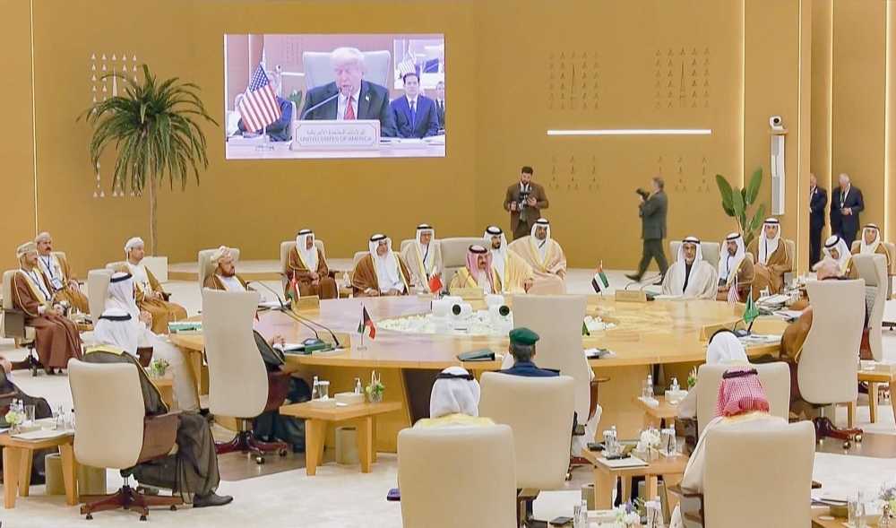 الملك يشارك في القمة الخليجية الأمريكية بالرياض ويؤكد عمق الشراكة الاستراتيجية