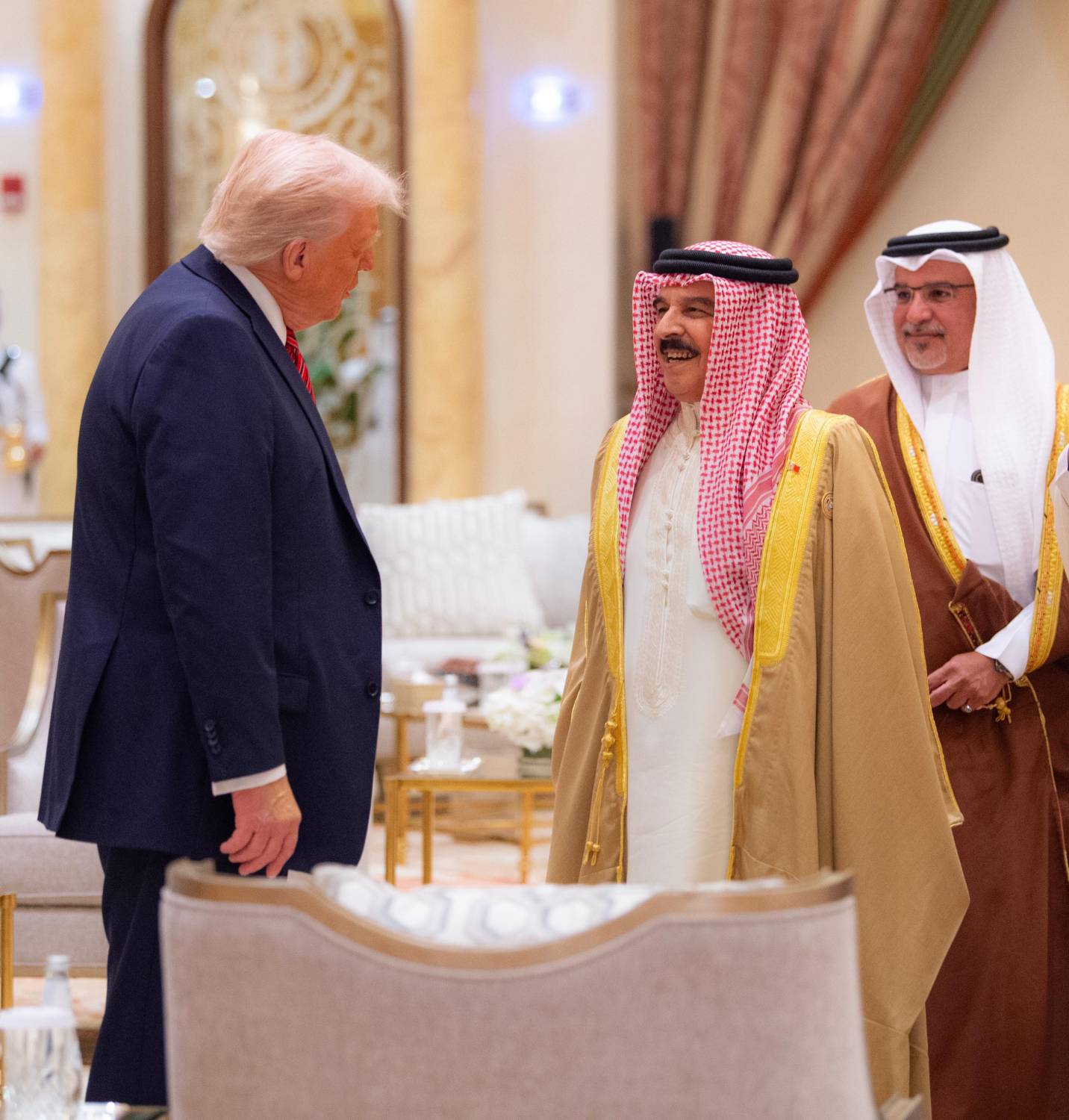 الملك يشارك في القمة الخليجية الأمريكية بالرياض ويؤكد عمق الشراكة الاستراتيجية