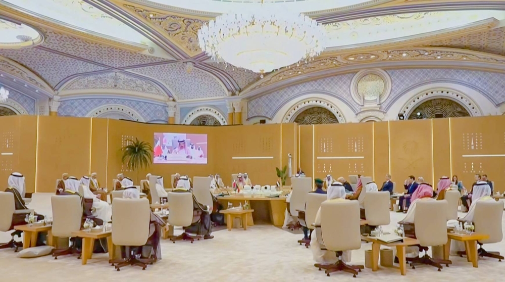 الملك يشارك في القمة الخليجية الأمريكية بالرياض ويؤكد عمق الشراكة الاستراتيجية