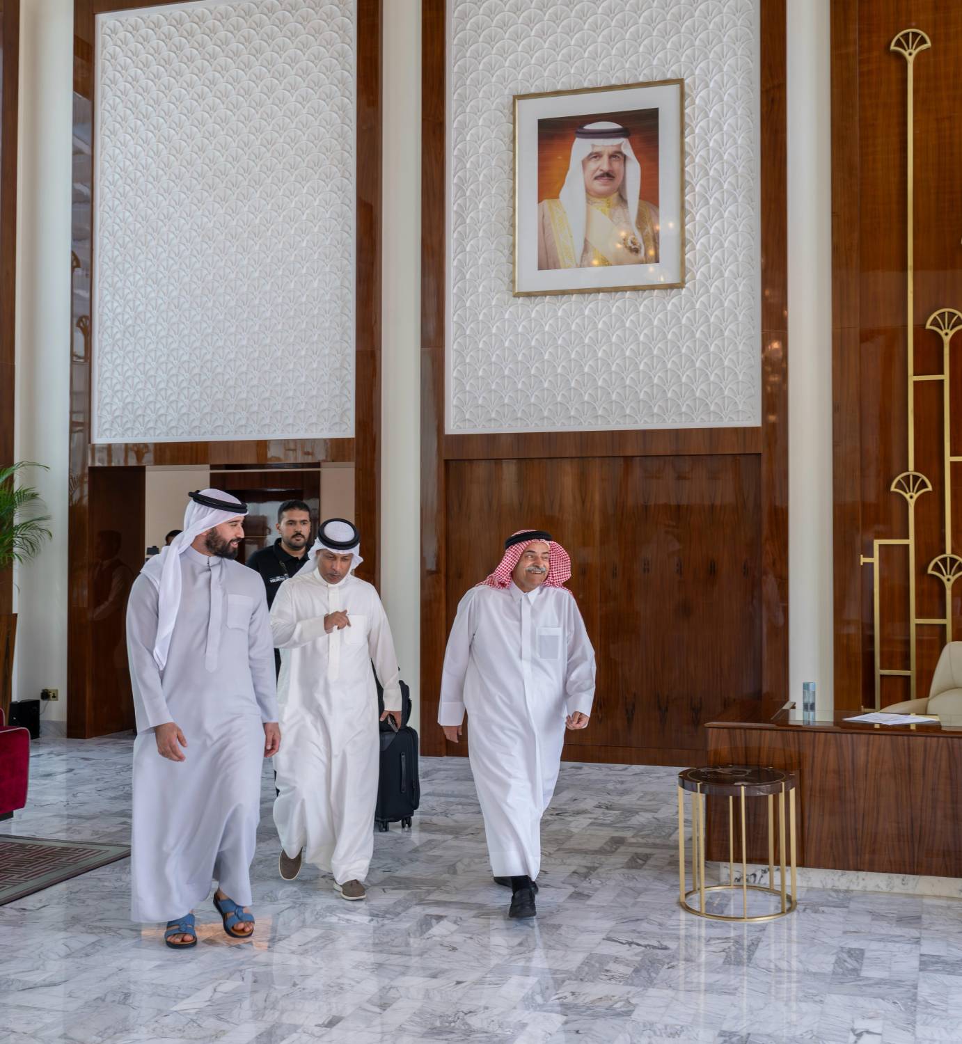 رئيس الاتحاد الدولي لكرة السلة يصل المملكة