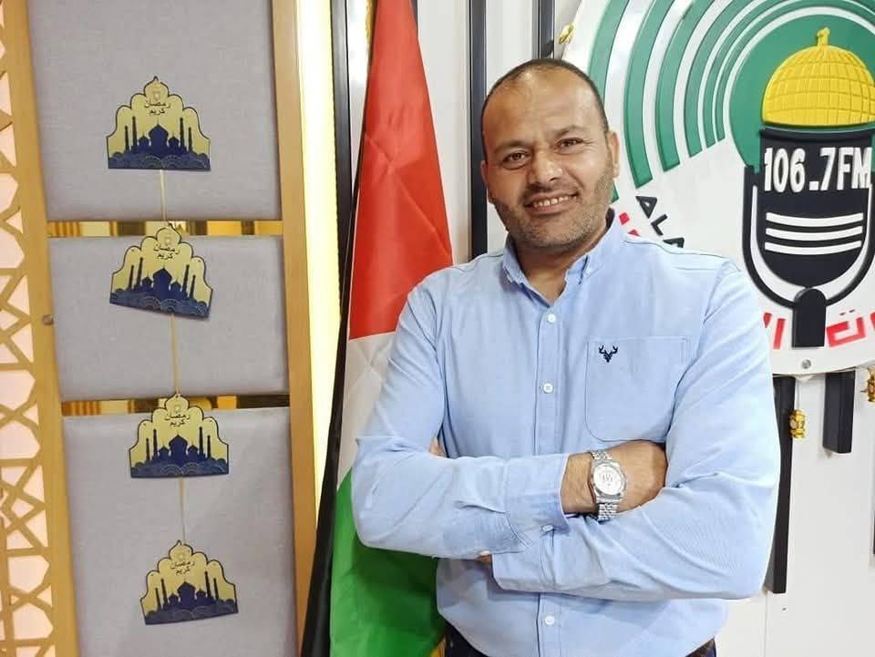 استشهاد الصحفي حسن سمور وأفراد من عائلته في قصف إسرائيلي شرق خانيونس