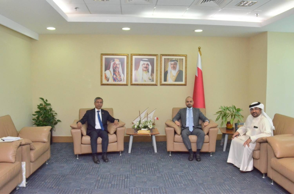 وزير التنمية الاجتماعية يستقبل سفير بنغلاديش لدى البحرين