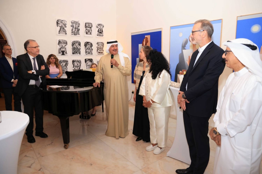 أعمال بحرينية معاصرة تزين مقر إقامة السفير الألماني