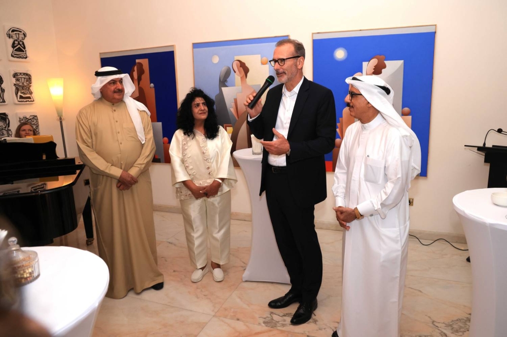 أعمال بحرينية معاصرة تزين مقر إقامة السفير الألماني