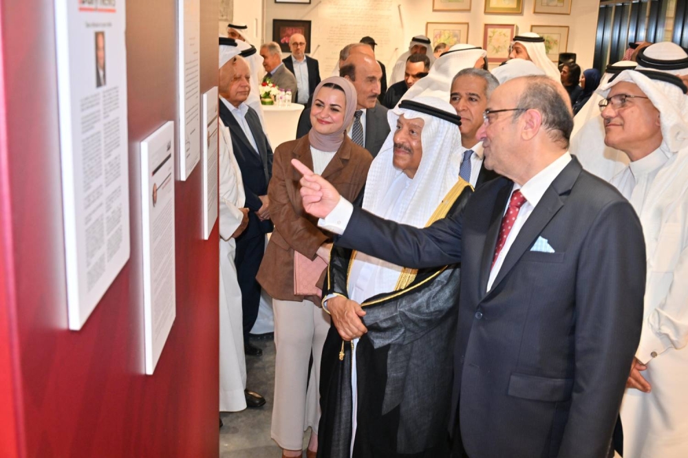 بحضور  رئيس مجلس الشورى &hellip;ووالكاتب زهير توفيقي يدشن كتابه الأول "روح القانون"