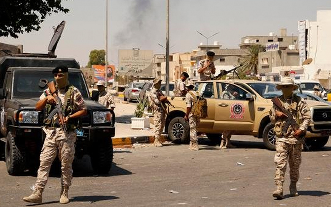 استئناف الرحلات الجوية في مطار طرابلس بعد إغلاق مؤقت إثر اشتباكات مسلحة