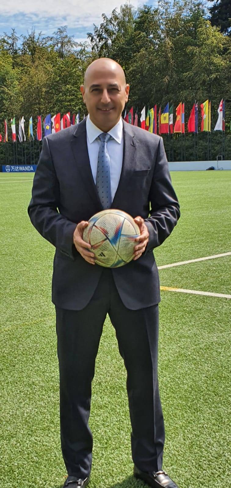 الفيفا يجدد عضوية البحريني مهند حمد في لجنة الحوكمة والتدقيق والإمتثال