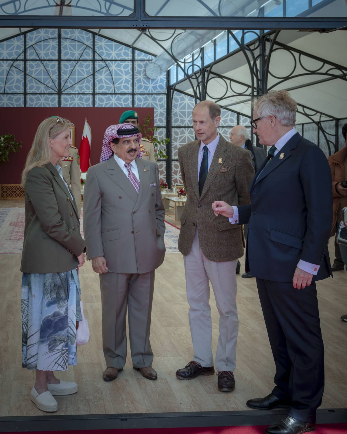 الملك يزور مضمار سباق القدرة بحديقة قلعة ويندسور الكبرى بالمملكة المتحدة ويشهد منافسات سباق القدرة