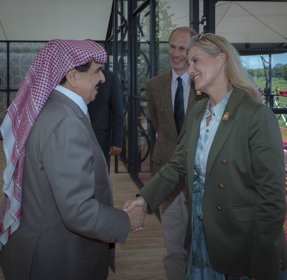 الملك يزور مضمار سباق القدرة بحديقة قلعة ويندسور الكبرى بالمملكة المتحدة ويشهد منافسات سباق القدرة