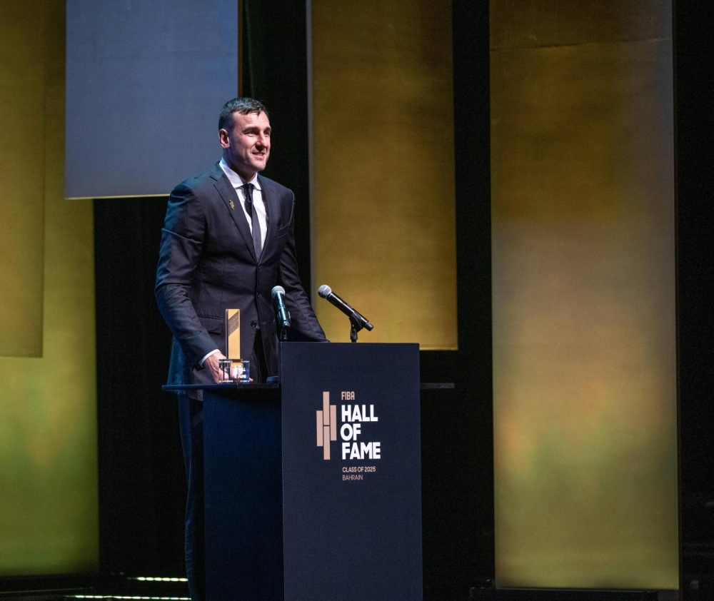الاتحاد الدولي لكرة السلة يحتفي بأساطير كرة السلة العالمية في حفل تكريم المشاهير 2025 في البحرين