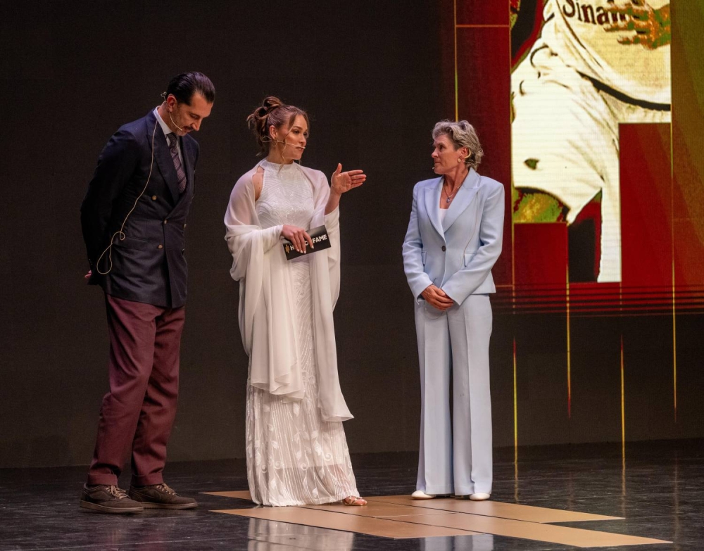 الاتحاد الدولي لكرة السلة يحتفي بأساطير كرة السلة العالمية في حفل تكريم المشاهير 2025 في البحرين