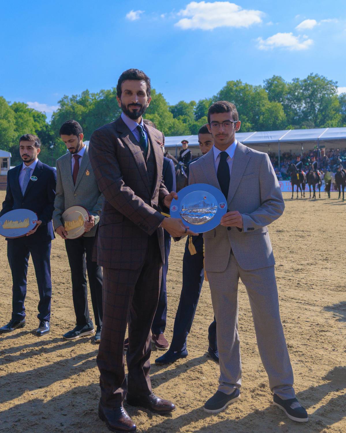 نيابة عن جلالة الملك المعظم.. ناصر بن حمد يشهد ختام مهرجان ويندسور الملكي للفروسية