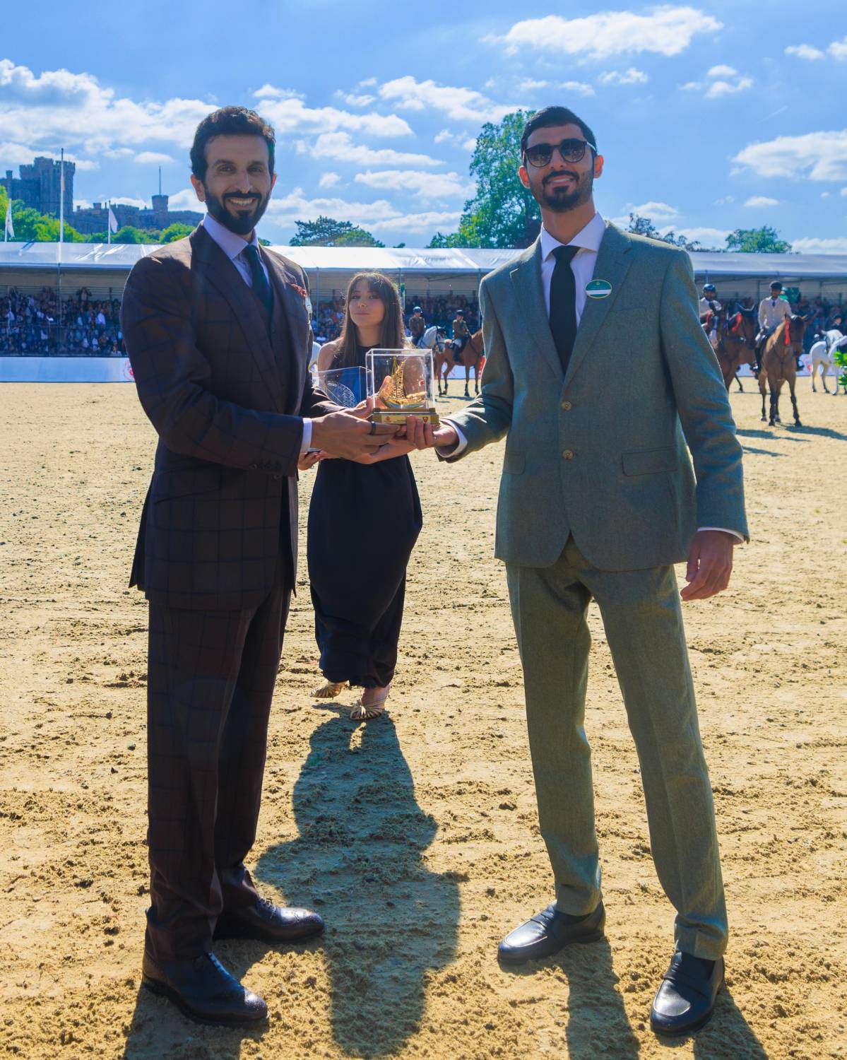 نيابة عن جلالة الملك المعظم.. ناصر بن حمد يشهد ختام مهرجان ويندسور الملكي للفروسية