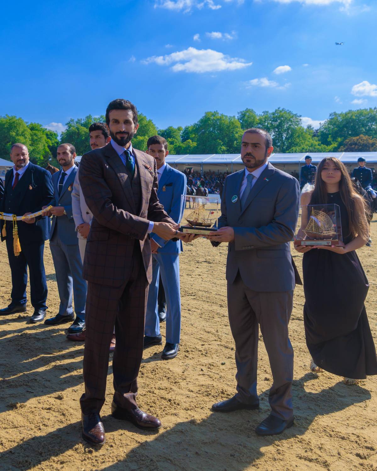 نيابة عن جلالة الملك المعظم.. ناصر بن حمد يشهد ختام مهرجان ويندسور الملكي للفروسية