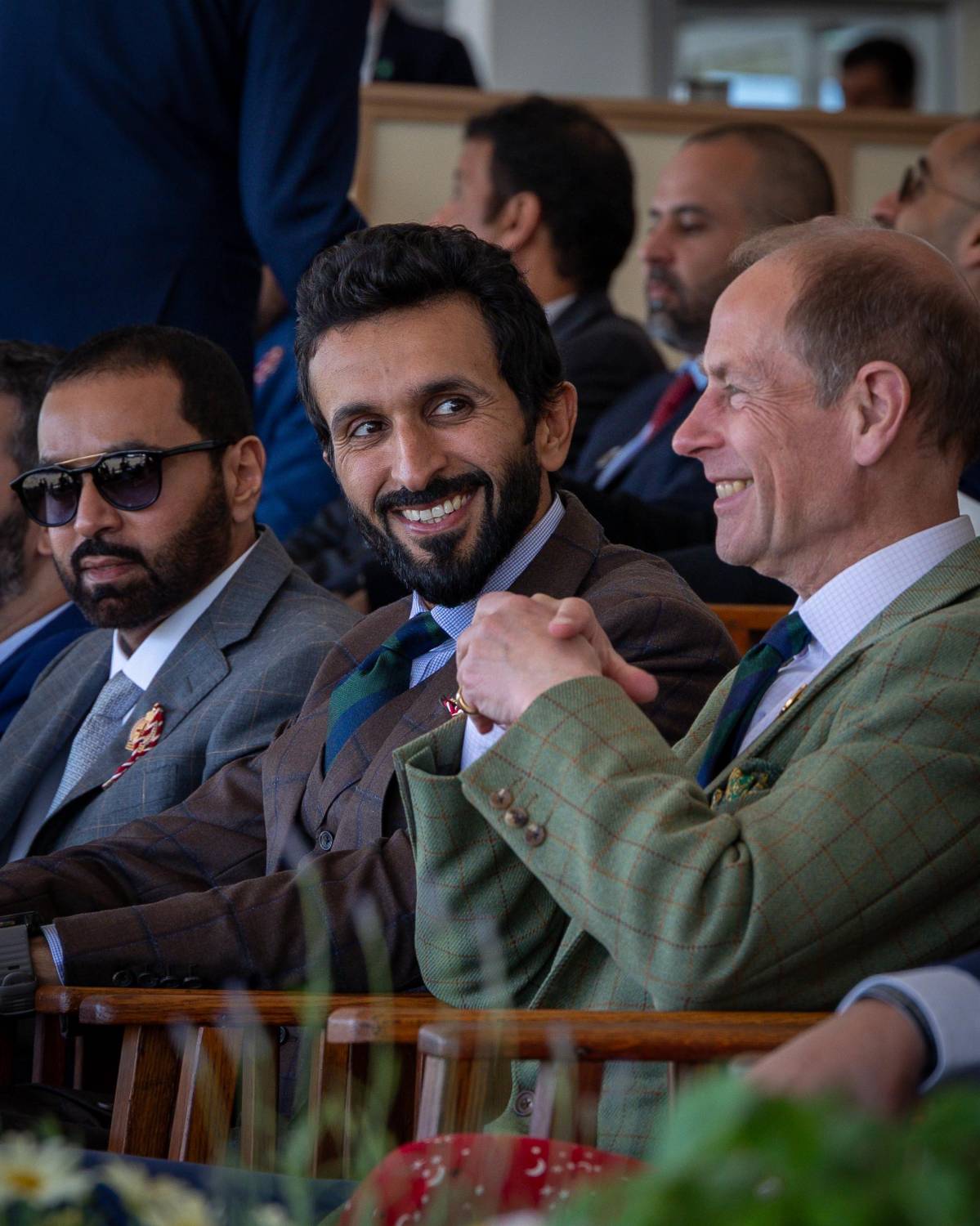 نيابة عن جلالة الملك المعظم.. ناصر بن حمد يشهد ختام مهرجان ويندسور الملكي للفروسية