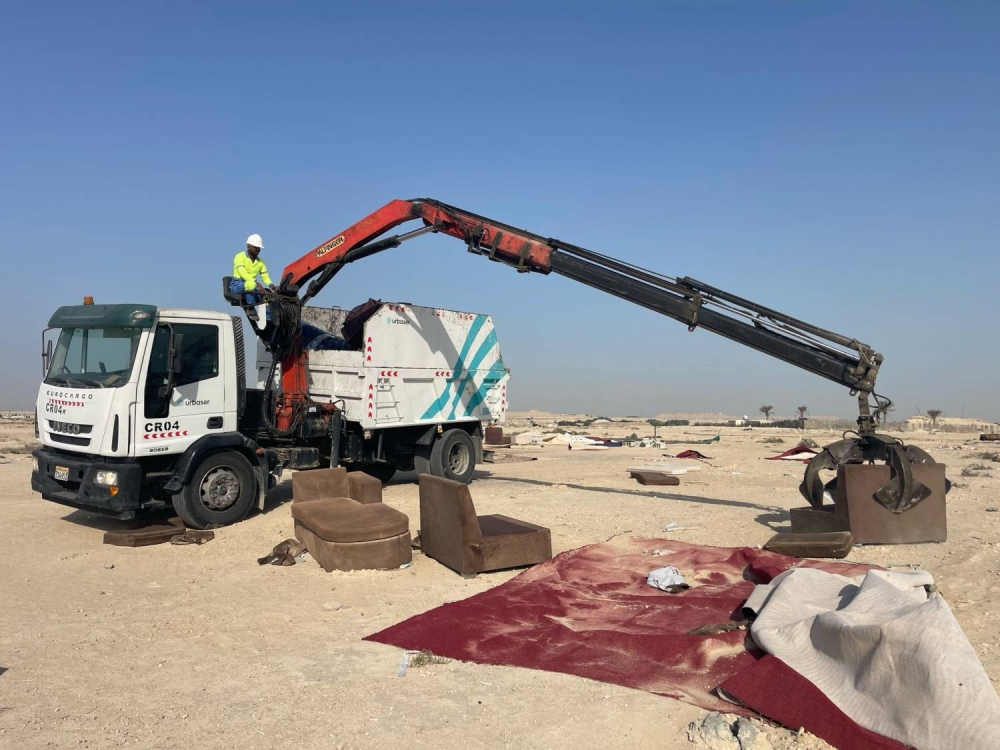 بلدية المنطقة الجنوبية تزيل 7619 طن من المخلفات بمنطقة الصخير