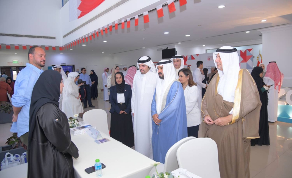 وكيل وزارة العمل يفتتح "يوم المهن الـ (20)" بكلية البحرين الجامعية