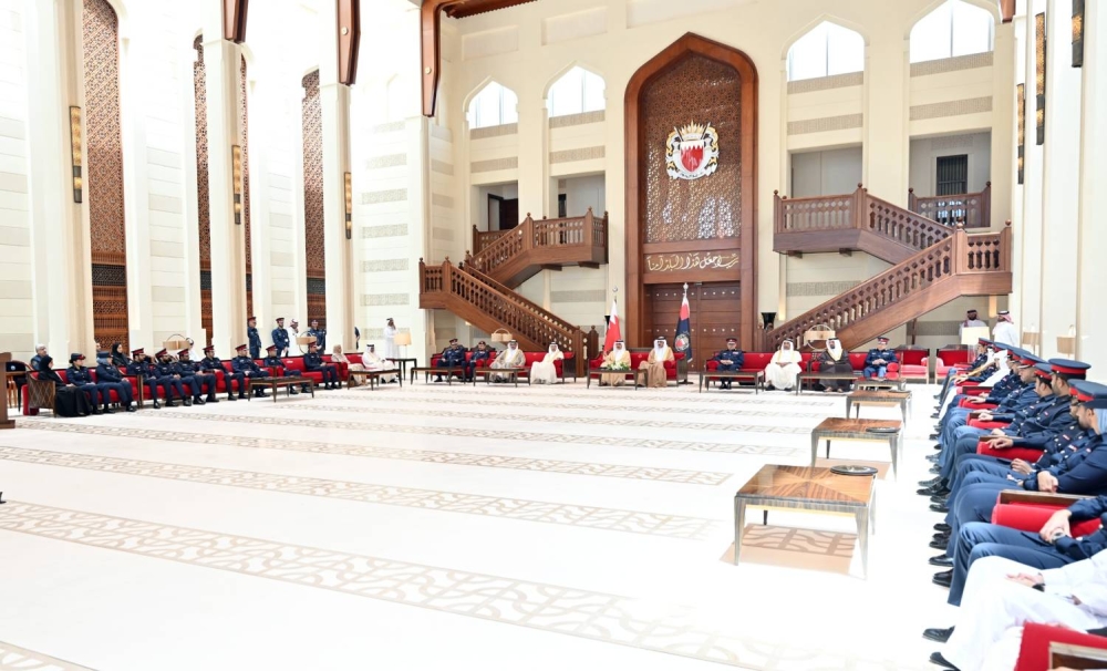 وزير الداخلية يشيد برؤية ولي العهد رئيس الوزراء في تطوير وتقييم خدمات الحكومة لتحقيق التميز