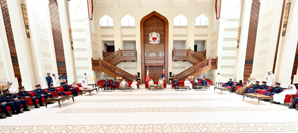 وزير الداخلية يشيد برؤية ولي العهد رئيس الوزراء في تطوير وتقييم خدمات الحكومة لتحقيق التميز