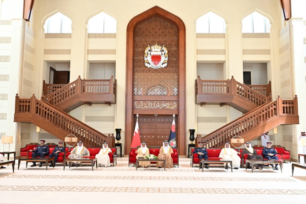 وزير الداخلية يشيد برؤية ولي العهد رئيس الوزراء في تطوير وتقييم خدمات الحكومة لتحقيق التميز