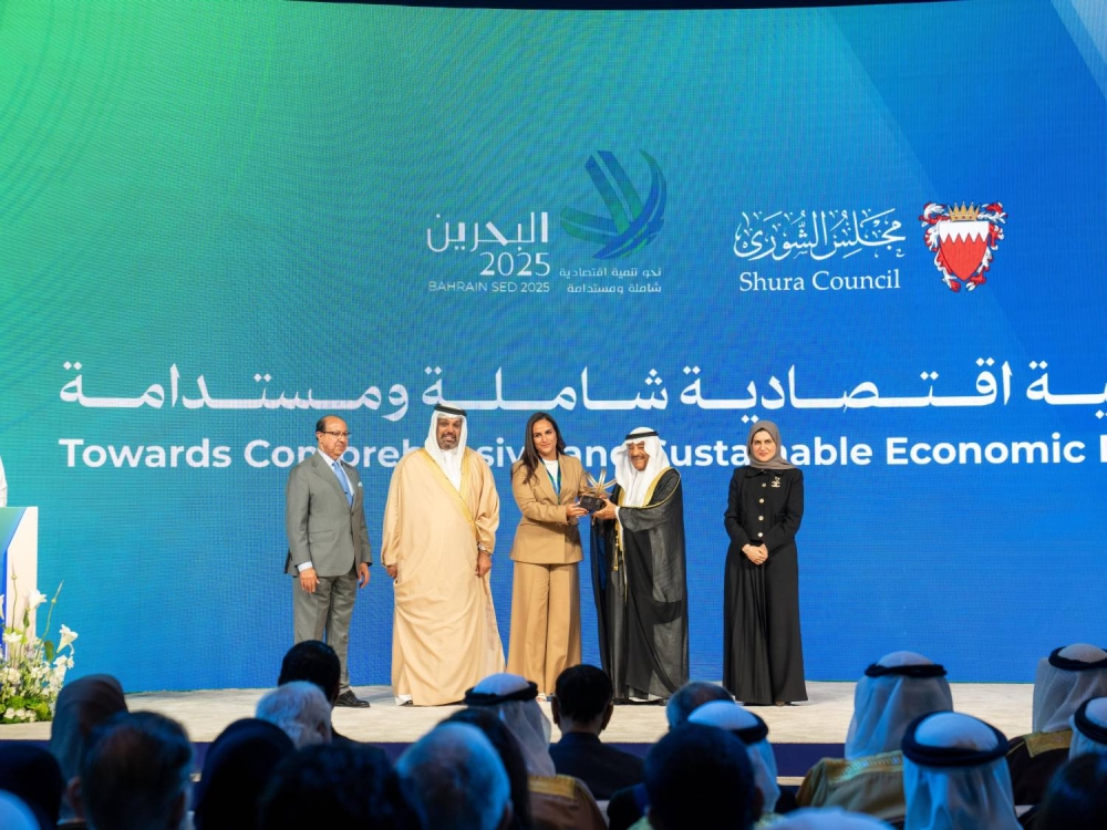 وزير المالية يستعرض مشاريع تنموية استراتيجية كبرى بقطاعات ذات أولوية