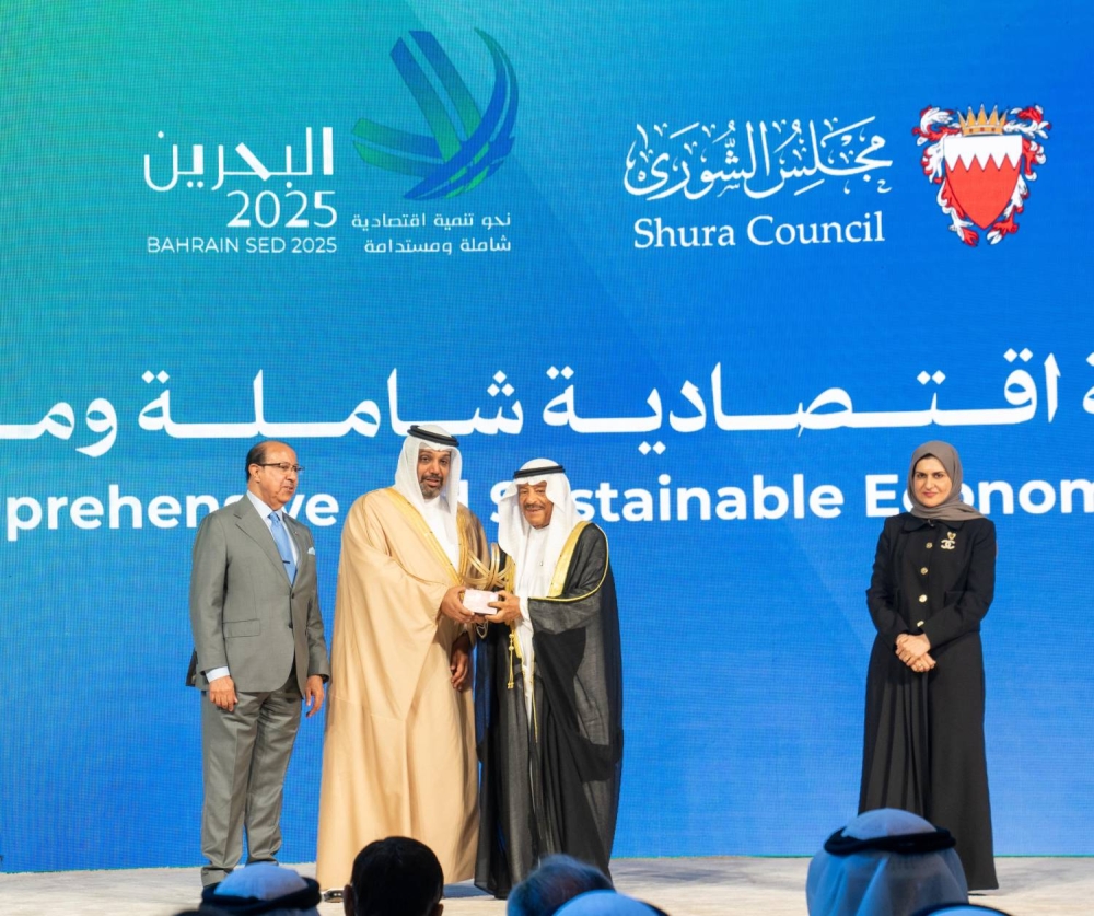 وزير المالية يستعرض مشاريع تنموية استراتيجية كبرى بقطاعات ذات أولوية