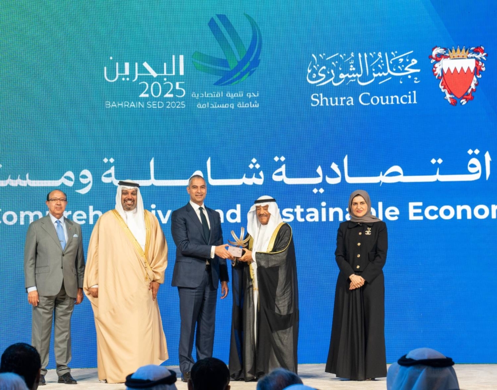 وزير المالية يستعرض مشاريع تنموية استراتيجية كبرى بقطاعات ذات أولوية