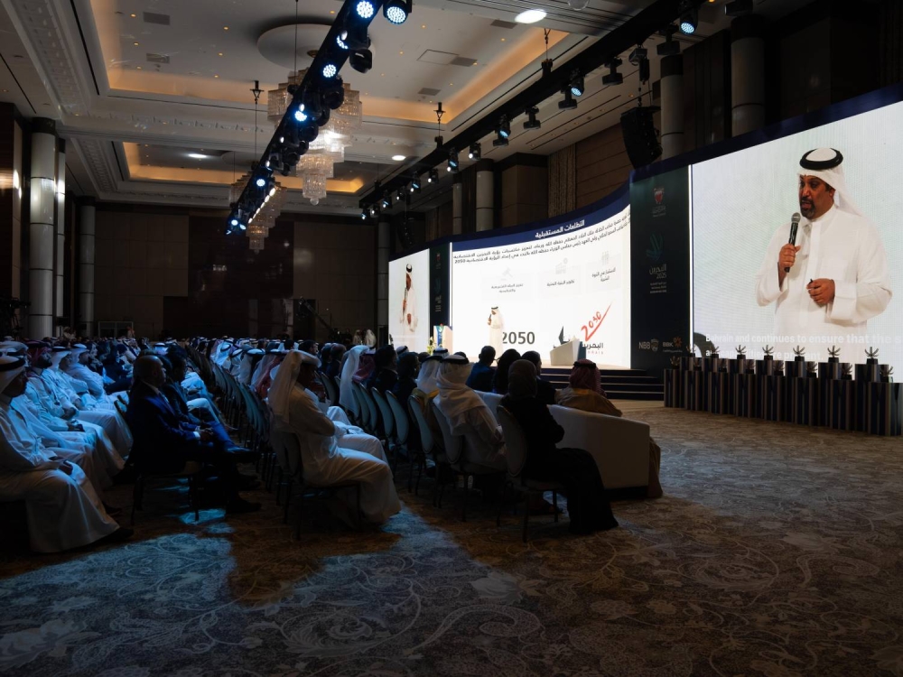 وزير المالية يستعرض مشاريع تنموية استراتيجية كبرى بقطاعات ذات أولوية