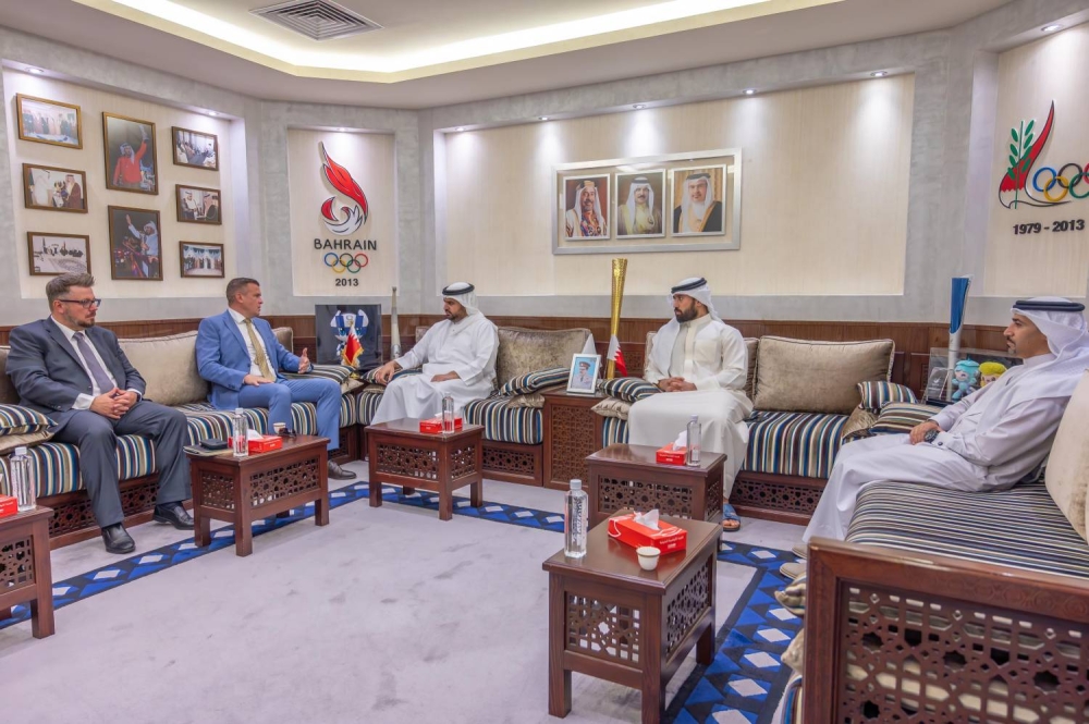 عيسى بن علي يستقبل رئيس الوكالة الدولية لمكافحة المنشطات