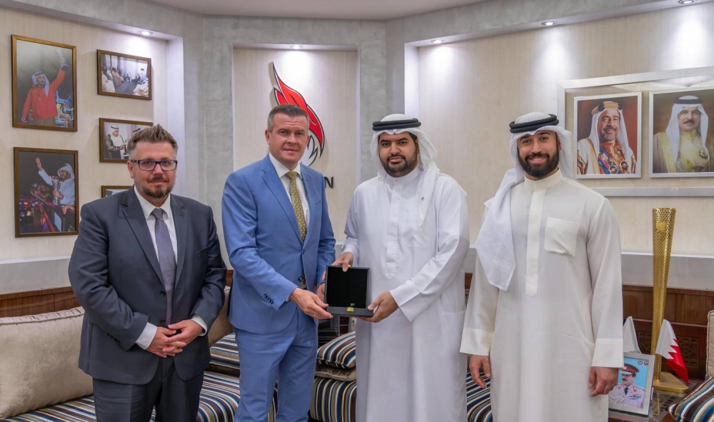 عيسى بن علي يستقبل رئيس الوكالة الدولية لمكافحة المنشطات