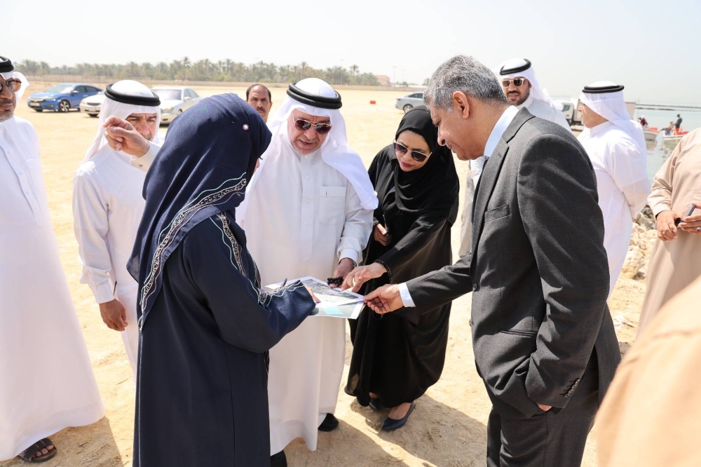 النائبان سرور والفردان: &laquo;البلديات&raquo; مطالبة باستملاك أرض متاحة للبيع ودمجها بساحل دمستان
