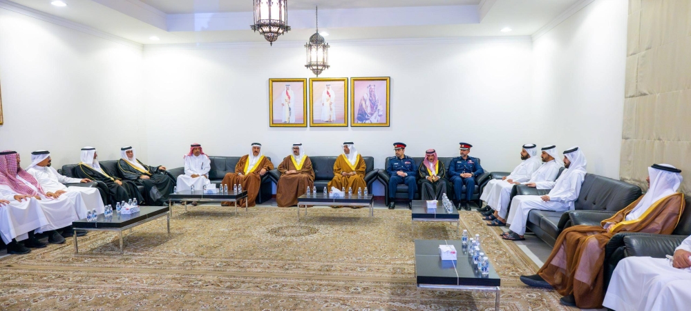 محافظ الجنوبية يلتقي بأهالي الزلاق تعزيزاً للتواصل الميداني وبحث احتياجاتهم