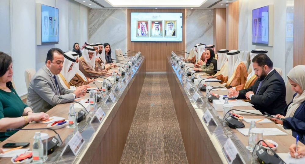 السلطة التشريعية تعقد اجتماعا مشتركا مع  وزير الخارجية