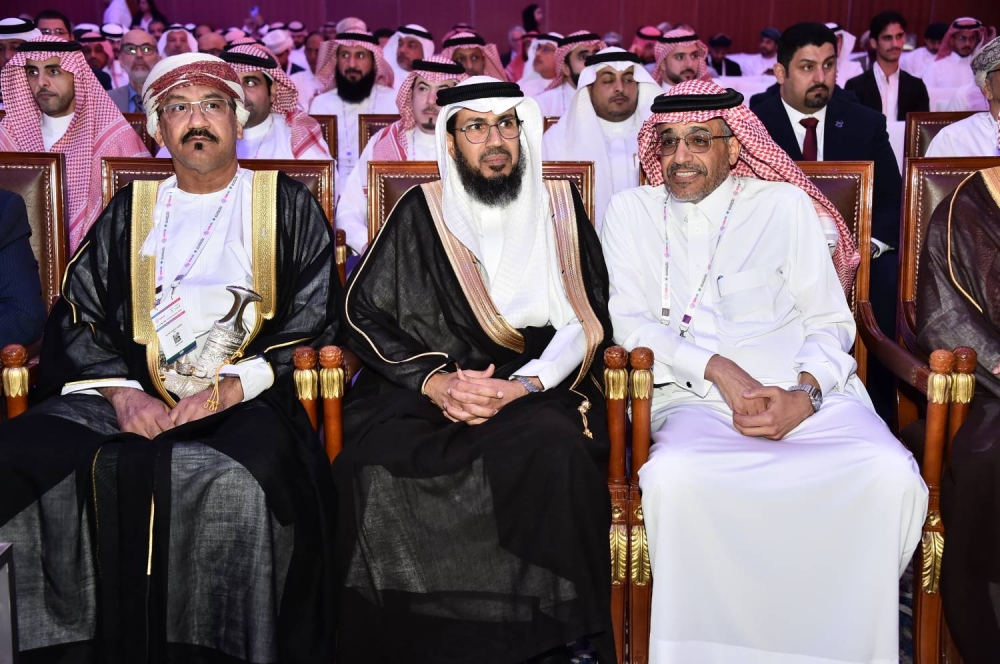 في مؤتمر عالمي للسلامة والبيئة.. بن دينة يستذكر الشبان الثلاثة لضحايا حادث بابكو