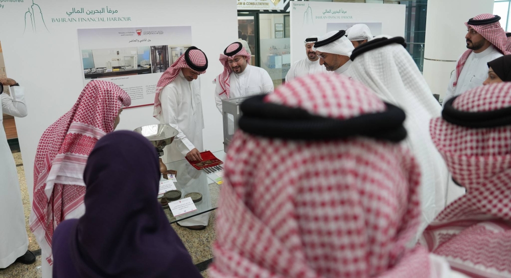 وزير الصناعة يشهد معرض "اليوم العالمي للمقاييس"