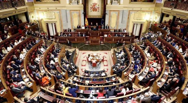 البرلمان الإسباني يصوت لصالح قانون حظر بيع الأسلحة لإسرائيل