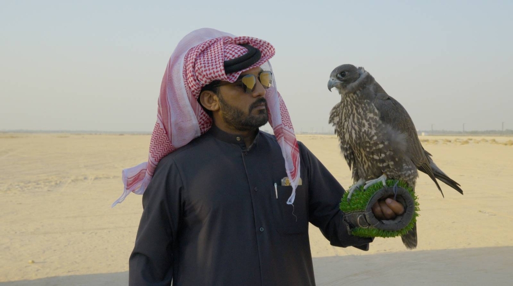 &laquo;الوطن&raquo; تلتقي بسلمان البلوشي أكبر تاجر صقور في البحرين