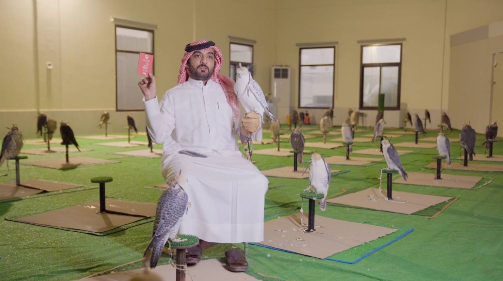 &laquo;الوطن&raquo; تلتقي بسلمان البلوشي أكبر تاجر صقور في البحرين