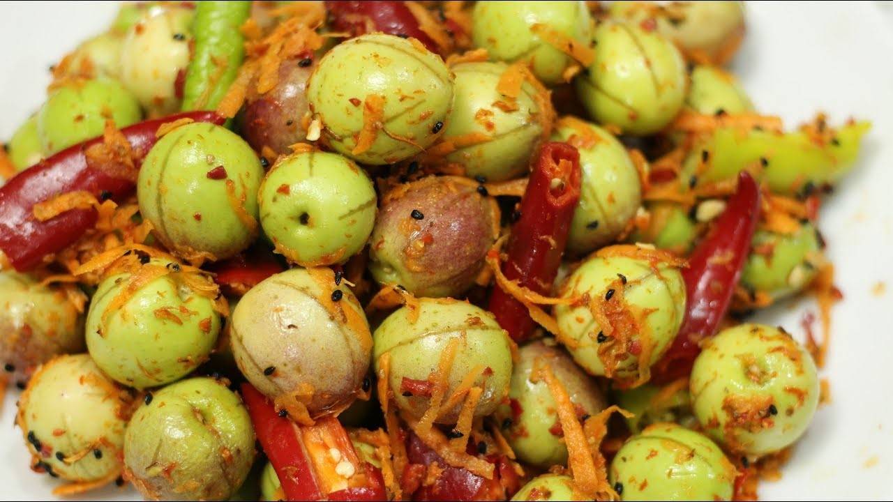 طريقة تحضير مخلل الزيتون التفاحي بالخضار والبهارات