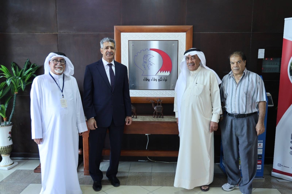 د. سرور يدعو لدعم مشروع البطاقة الرقمية للمتقاعدين والمسنين