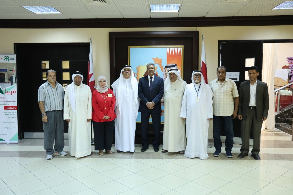 د. سرور يدعو لدعم مشروع البطاقة الرقمية للمتقاعدين والمسنين